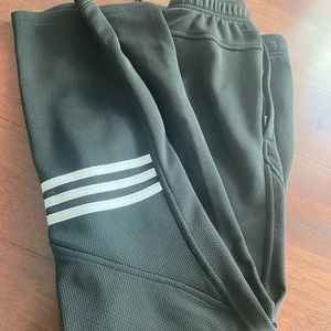 Adidas track pants. Size small. Worn a few times but good condition!